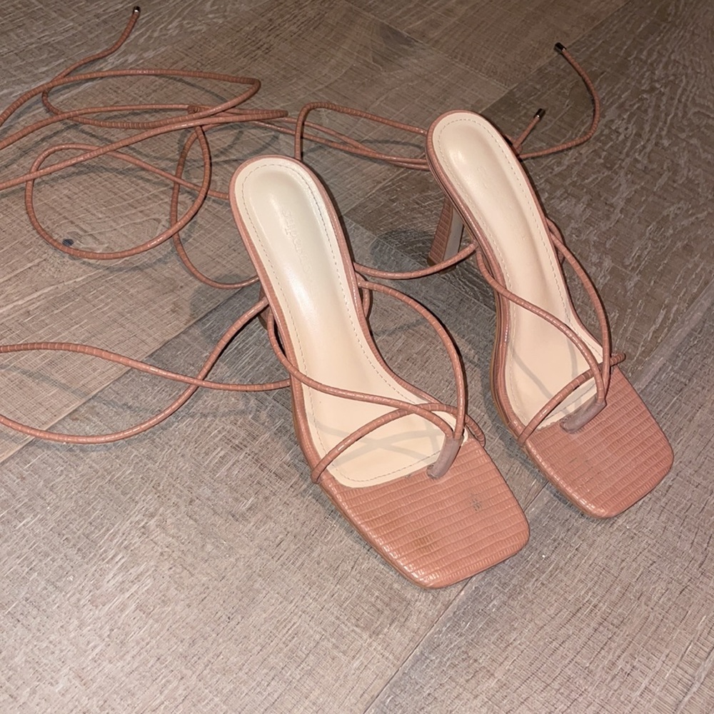 superdown heels - Picture 2 of 3